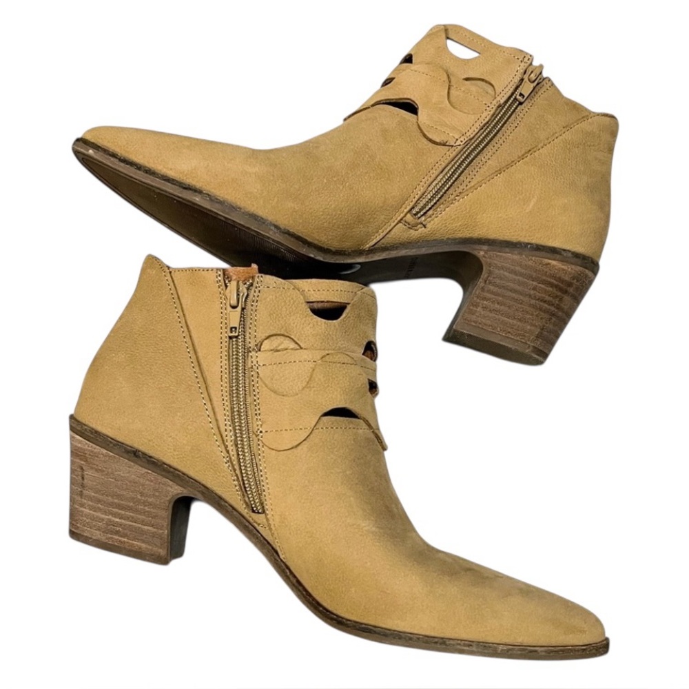 Lucky Brand ‘Gezana’ Cutout Tan Ankle Booties! Leather upper.